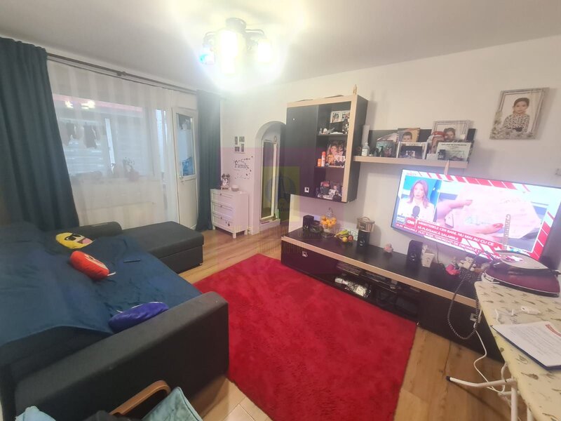 Apartament cu 3 camere de vanzare in Campina - Zona Cuza